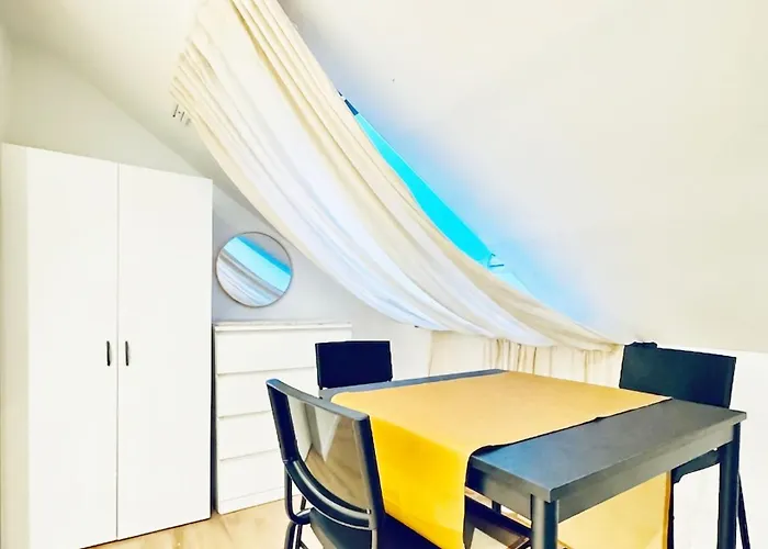 Comfortable 5br For 13 Near Liesing Station