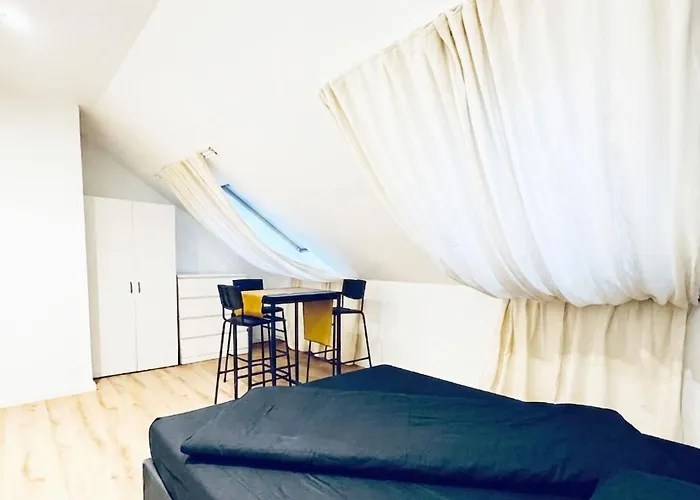 Comfortable 5br For 13 Near Liesing Station *