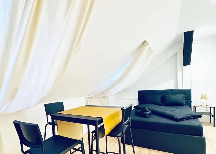 Comfortable 5br For 13 Near Liesing Station *