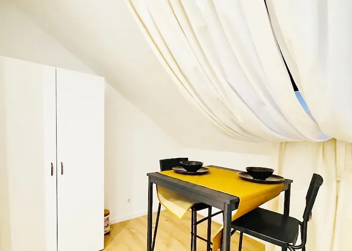 Comfortable 5br For 13 Near Liesing Station Apartment Vienna